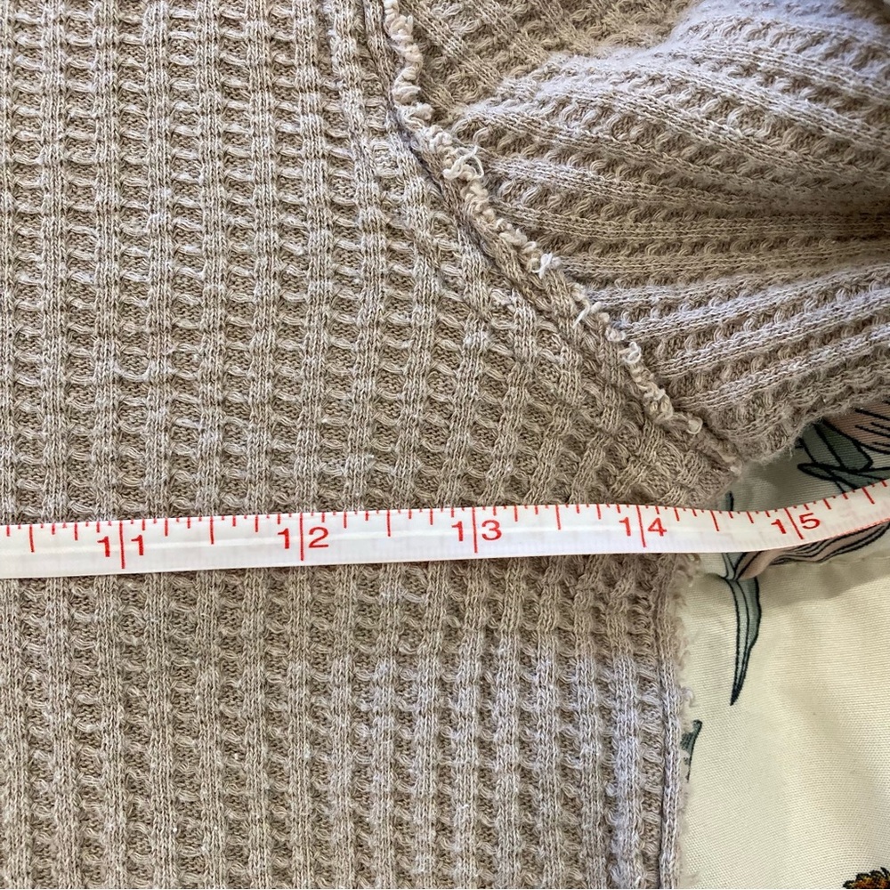 Free People We the Free small thermal thumbhole top - Picture 13 of 13